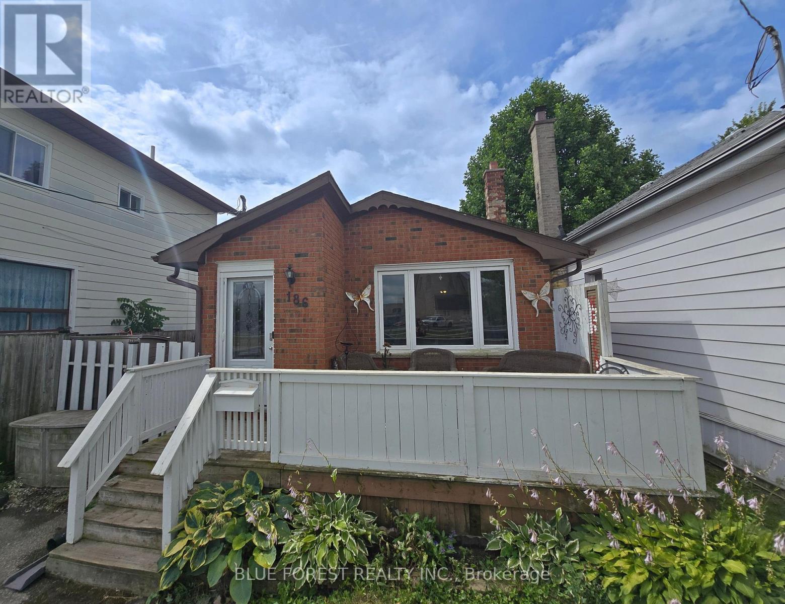 186 CENTRE STREET, St. Thomas