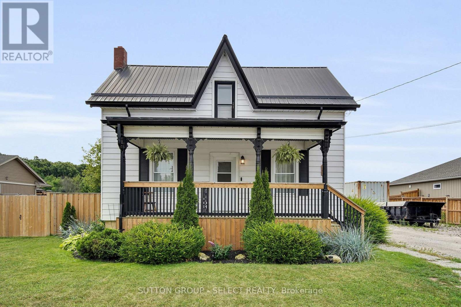 145 VICTORIA AVENUE, South Huron (Stephen)