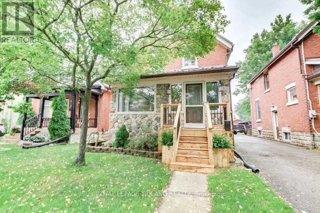 39 MAPLE STREET, St. Thomas
