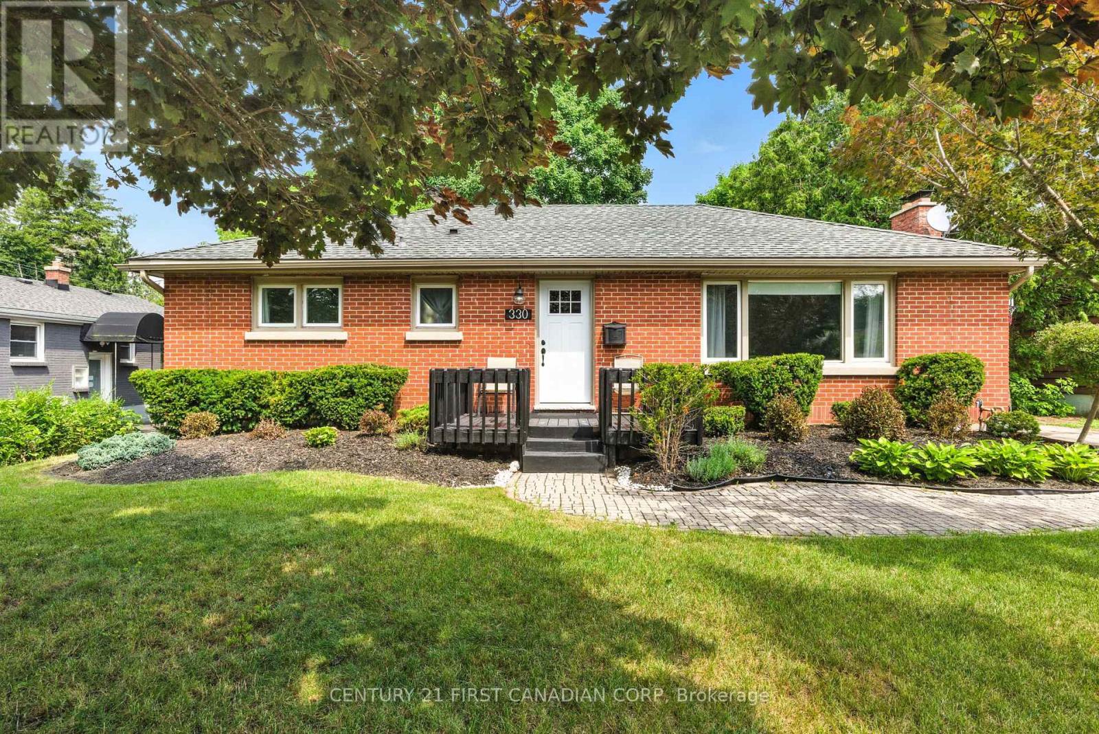 330 GLENROSE DRIVE, London South (South B)