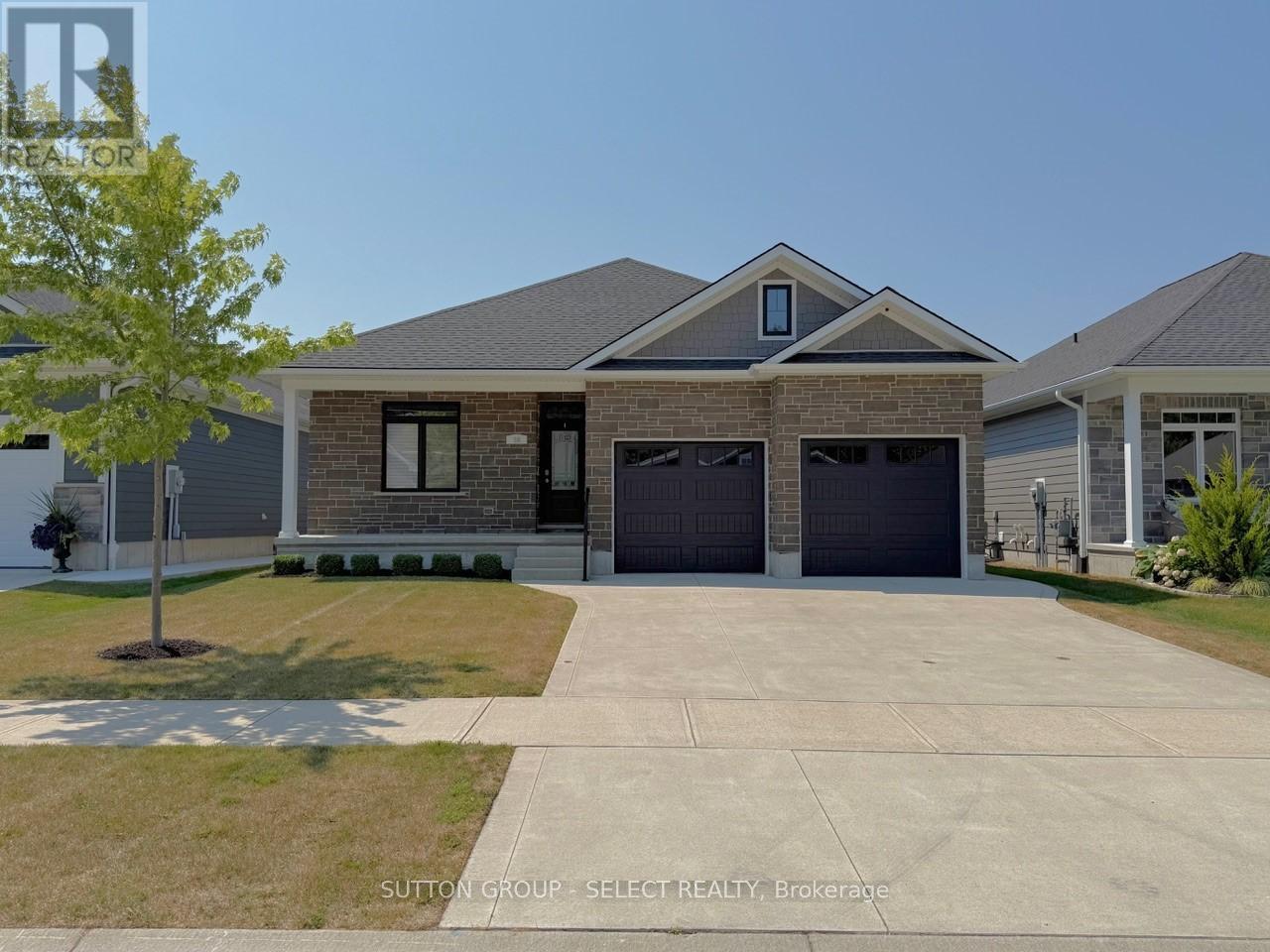 58 DEERFIELD ROAD, Lambton Shores (Grand Bend)