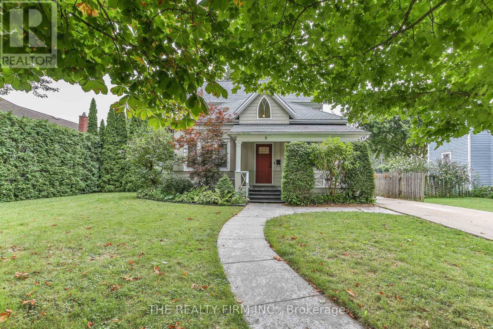 9 EAST AVENUE, St. Thomas