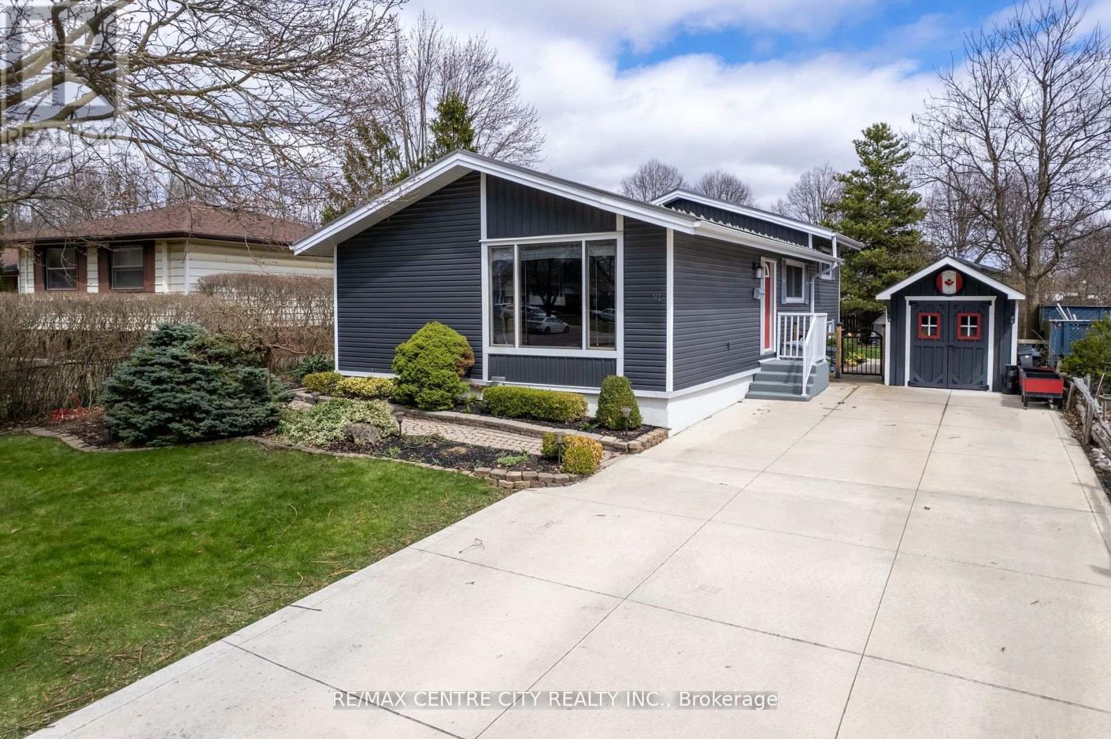 91 METCALFE CRESCENT, London South (South Y)