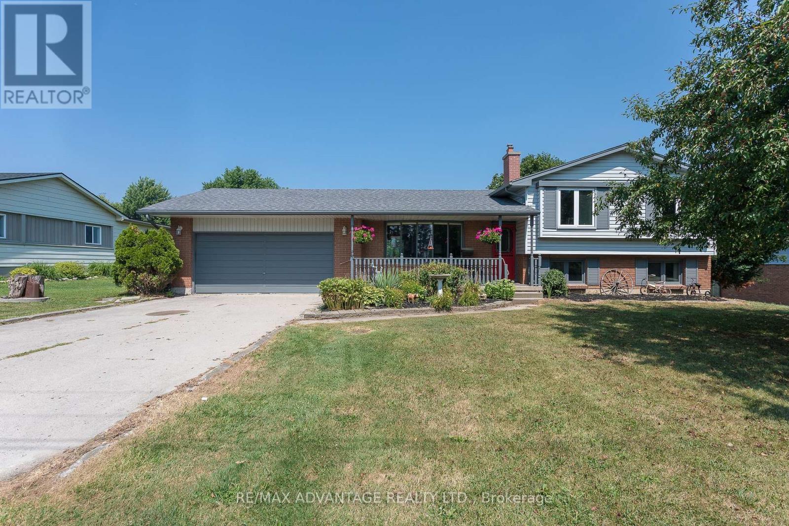 5928 ST. JAMES DRIVE, Lucan Biddulph