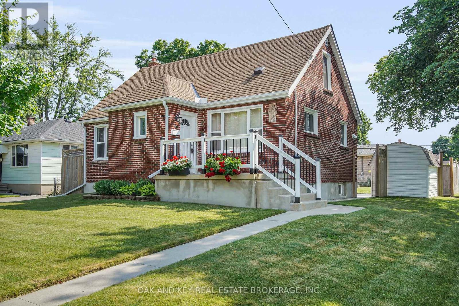 216 VANCOUVER STREET, London East (East H)