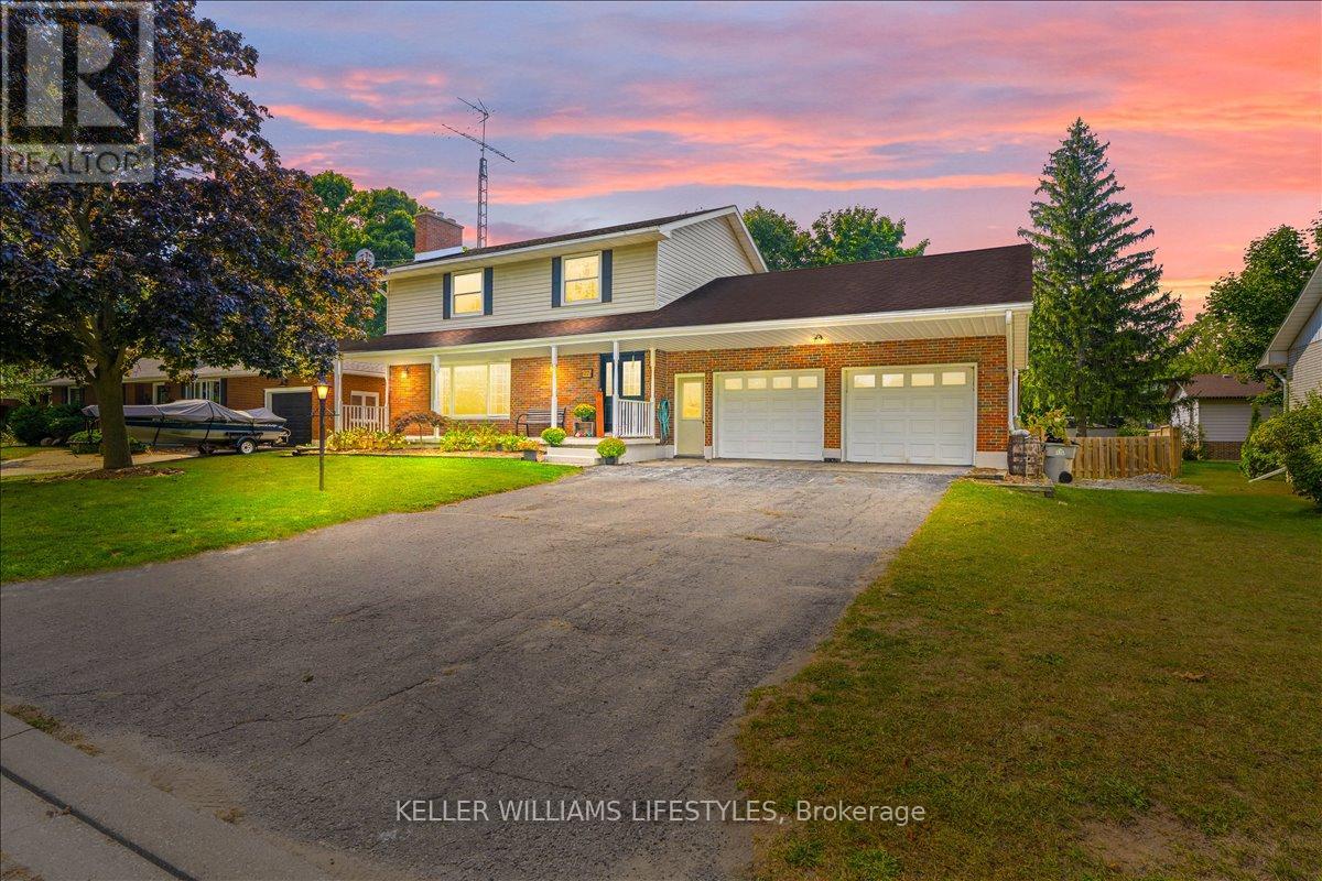 22 PARK LANE, Lambton Shores (Forest)