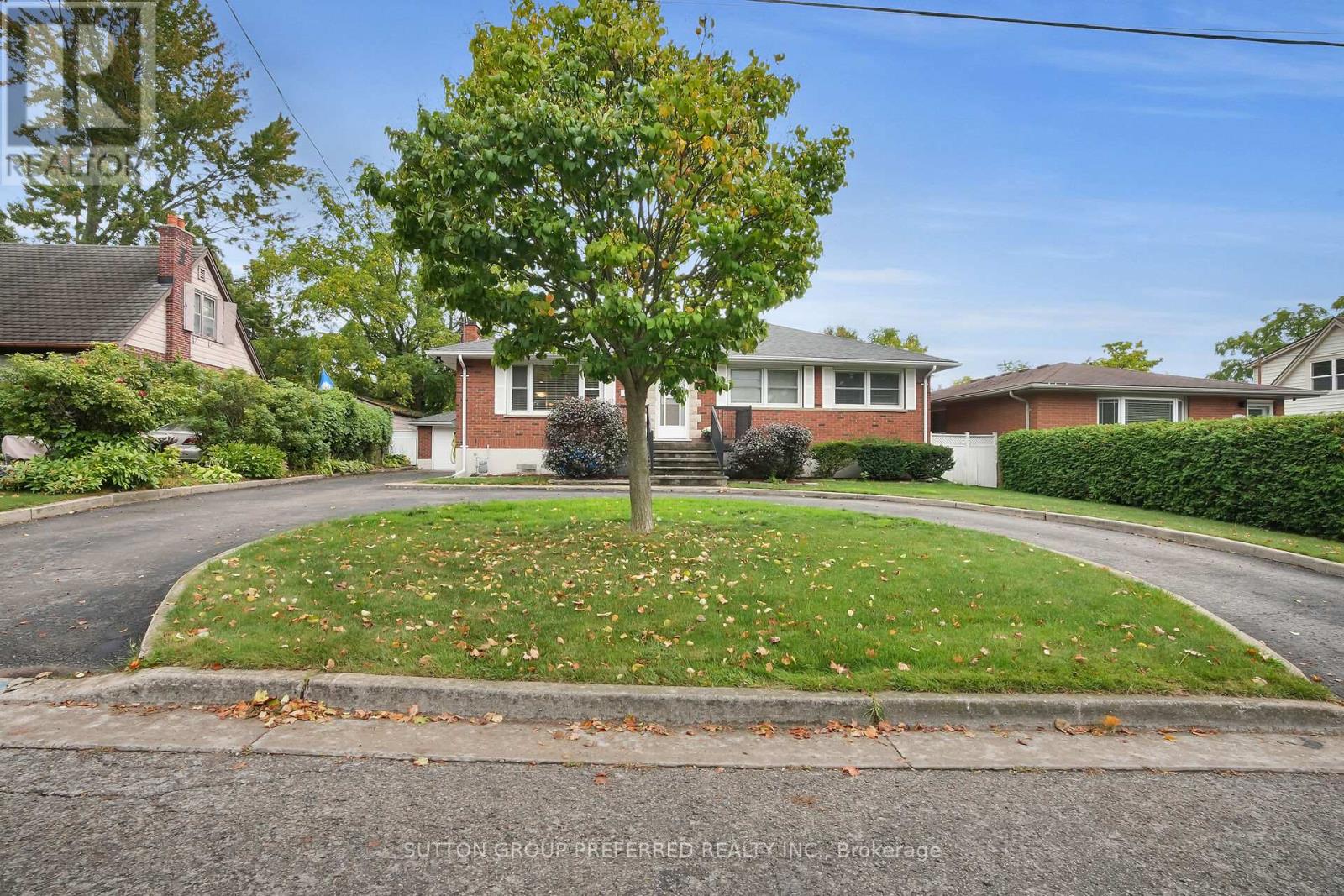 737 WHETTER AVENUE, London South (South H)