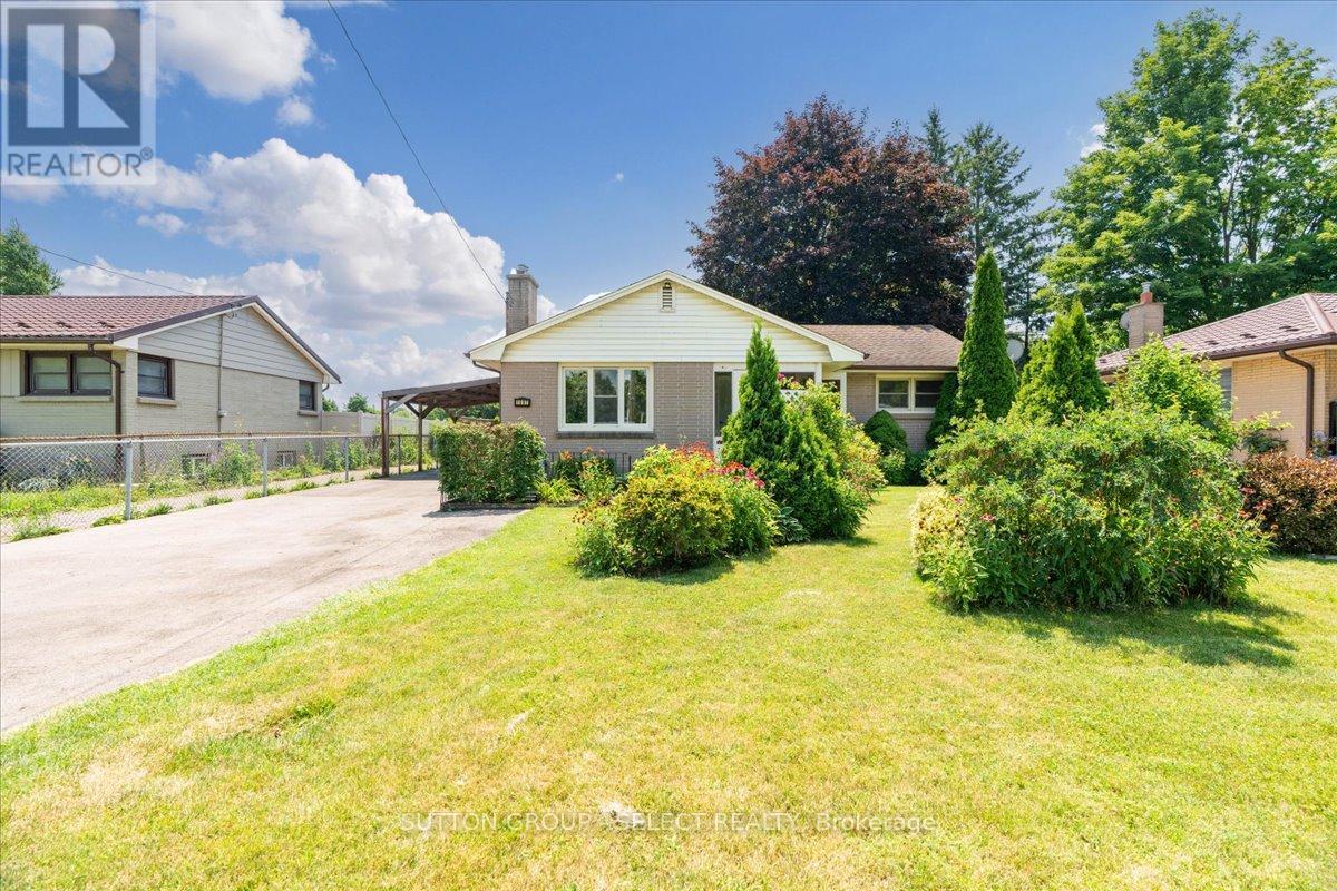 1697 MOFFATT AVENUE, London East (East H)