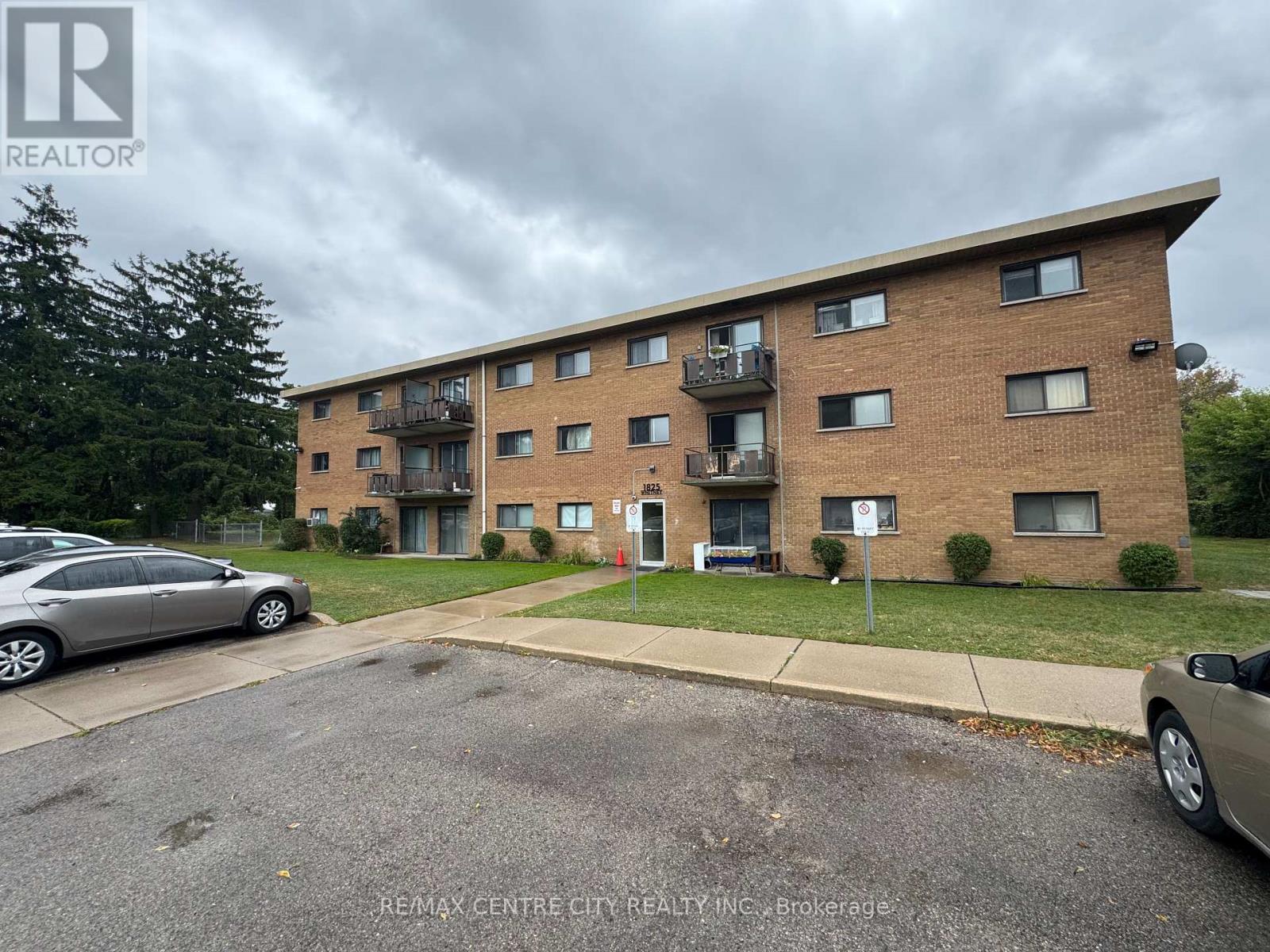 307 - 1825 WHITNEY STREET, London East (East H)