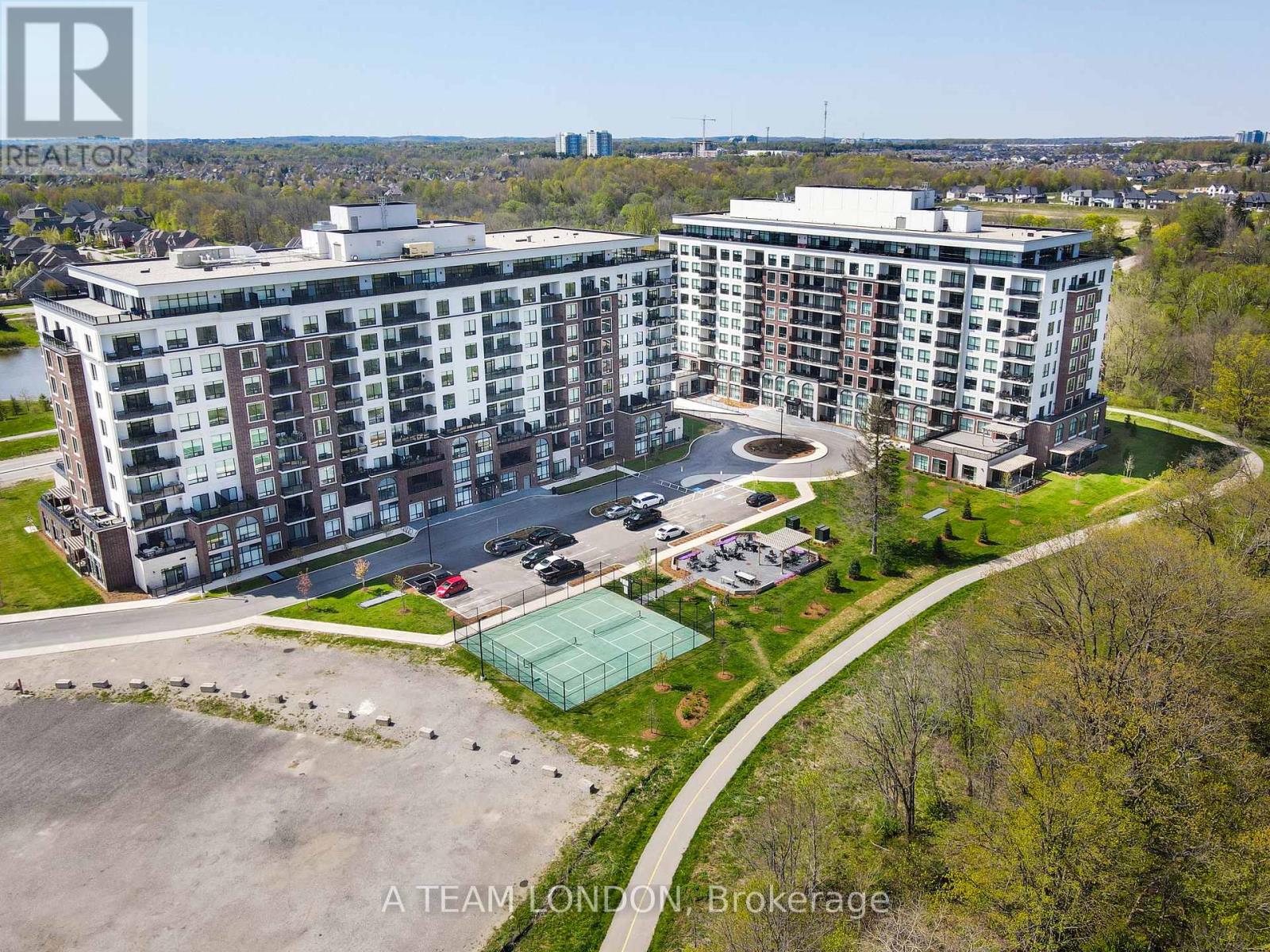 102 - 460 CALLAWAY ROAD, London North (North R)