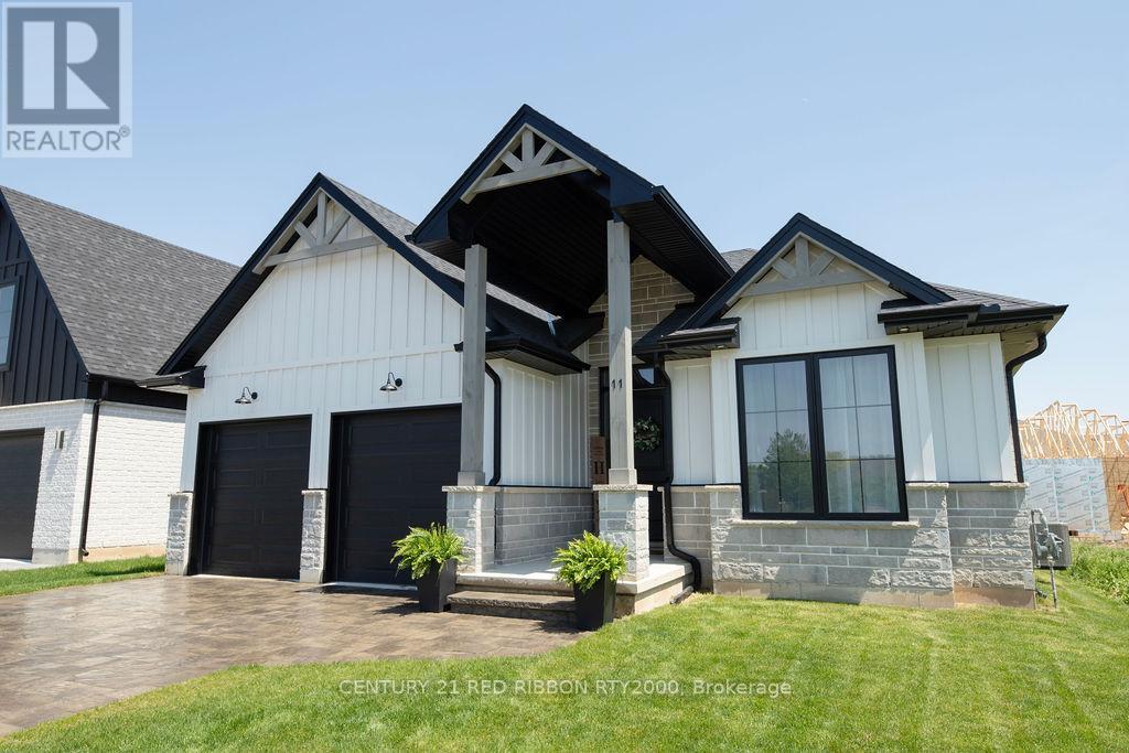 11 BRISCOE CRESCENT, Strathroy-Caradoc (NE)