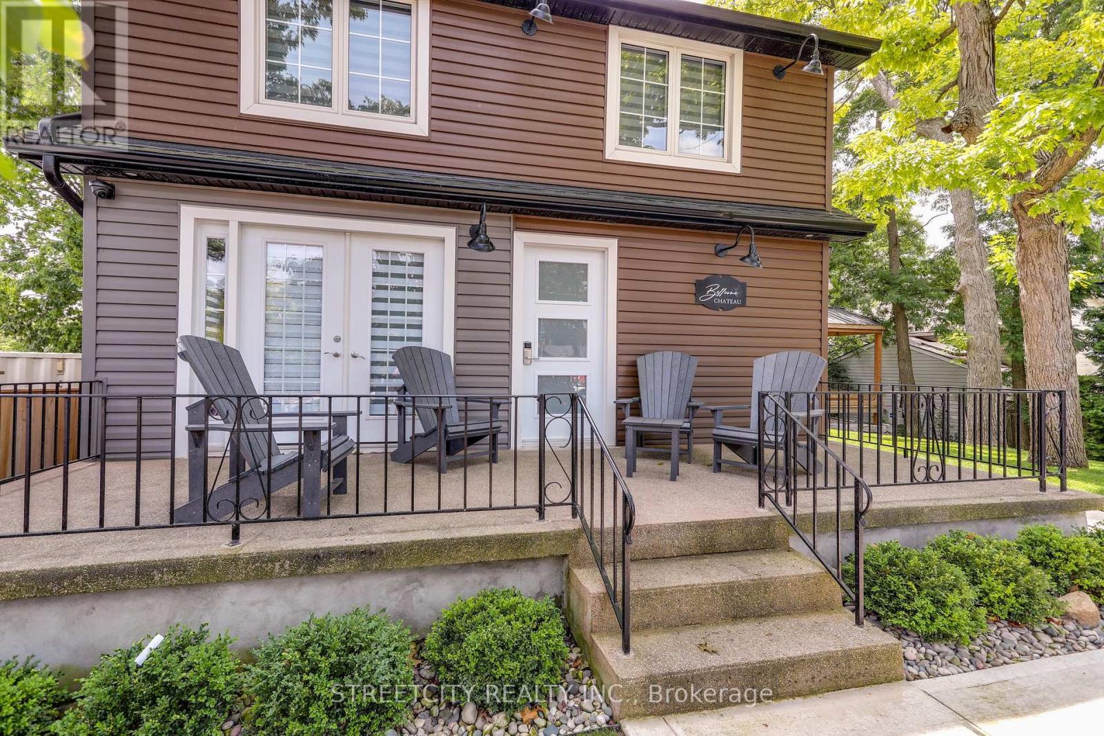 34 MAIN STREET W, Lambton Shores (Grand Bend)
