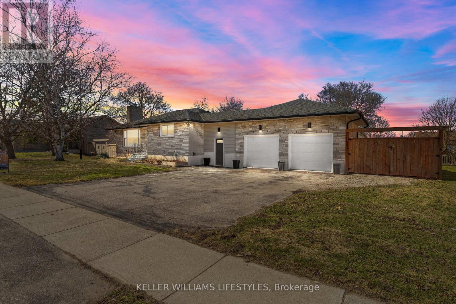 48 UNION STREET, Lambton Shores (Forest)