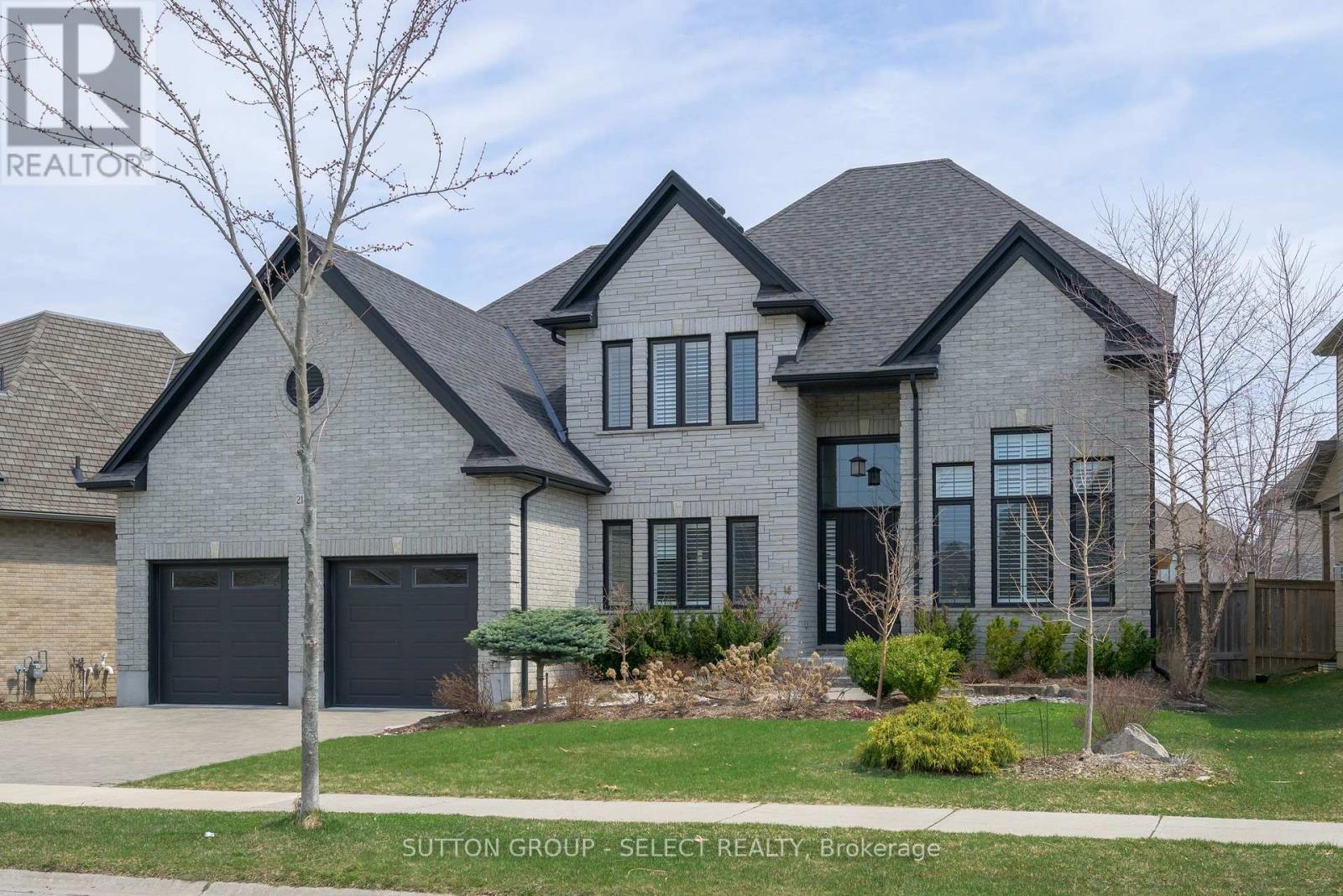 2142 CALLINGHAM DRIVE, London North (North R)