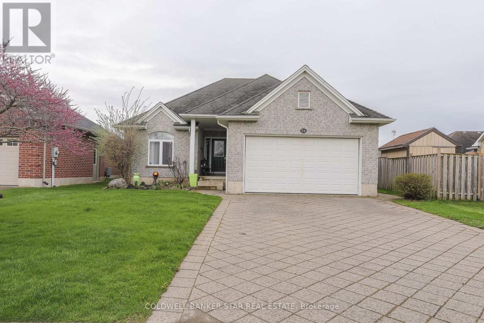 54 TREADWELL STREET, Aylmer