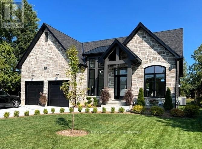 30 GILL ROAD, Lambton Shores (Grand Bend)
