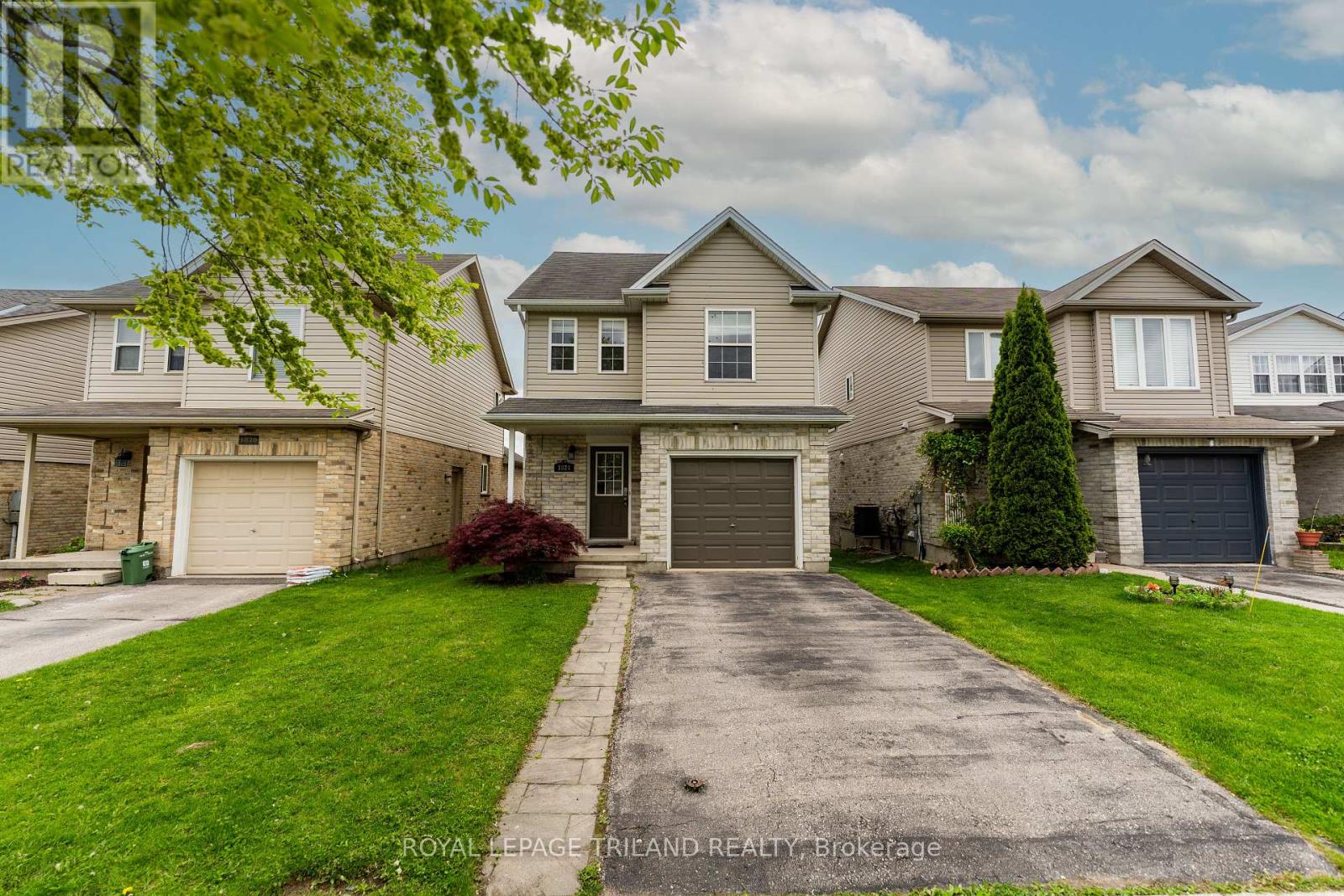 1824 BLOOM CRESCENT, London North (North C)