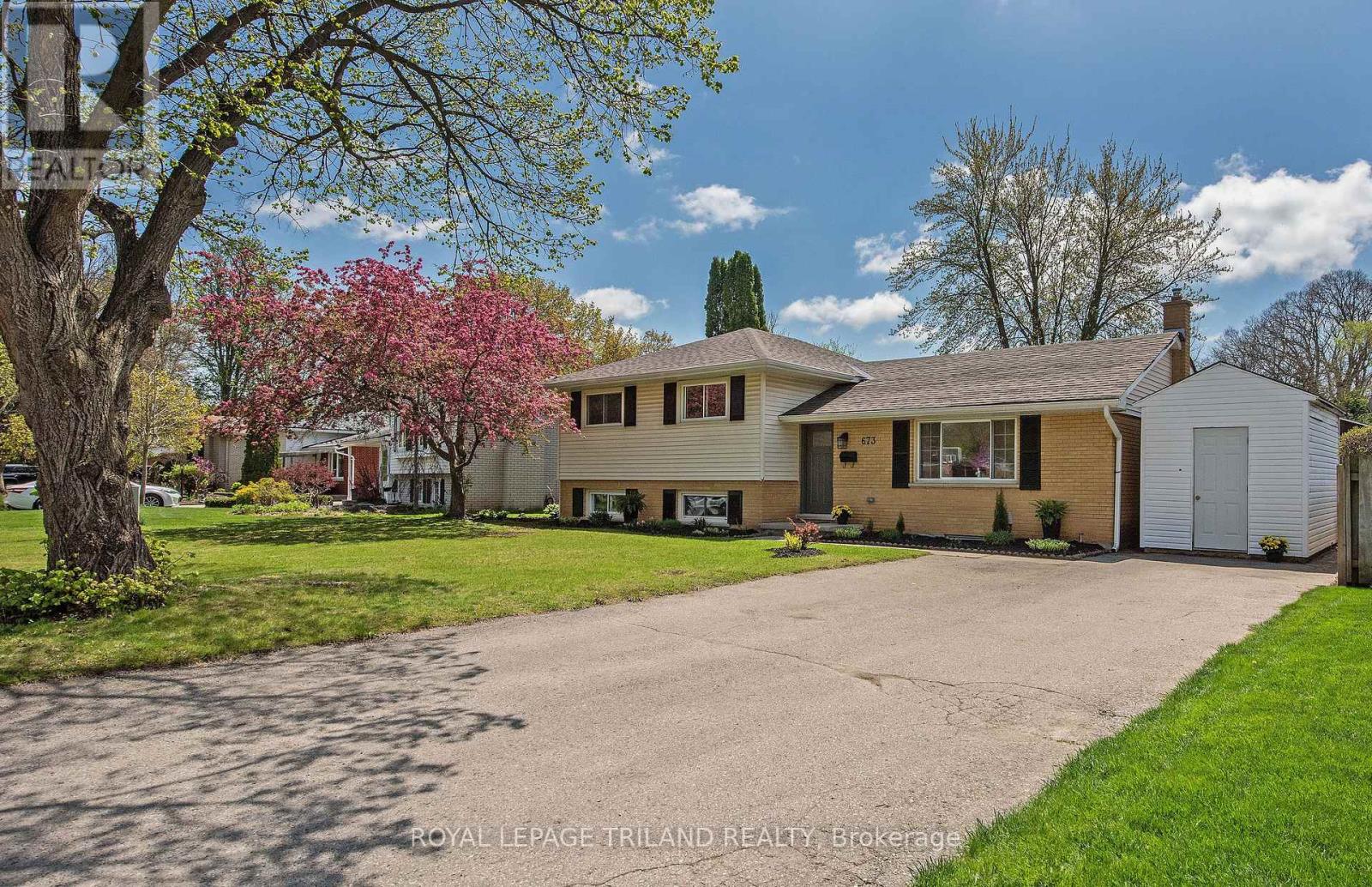 673 ALGOMA AVENUE, London North (North H)