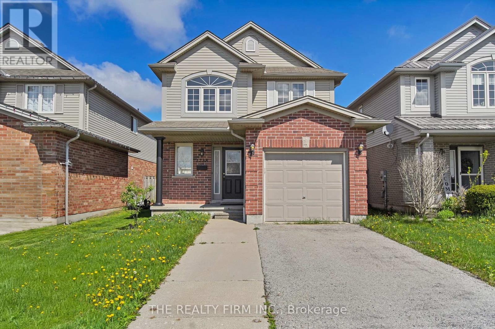 1238 DARNLEY BOULEVARD, London South (South U)