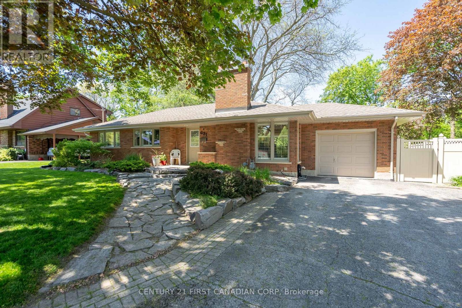 631 OAKRIDGE DRIVE E, London North (North P)