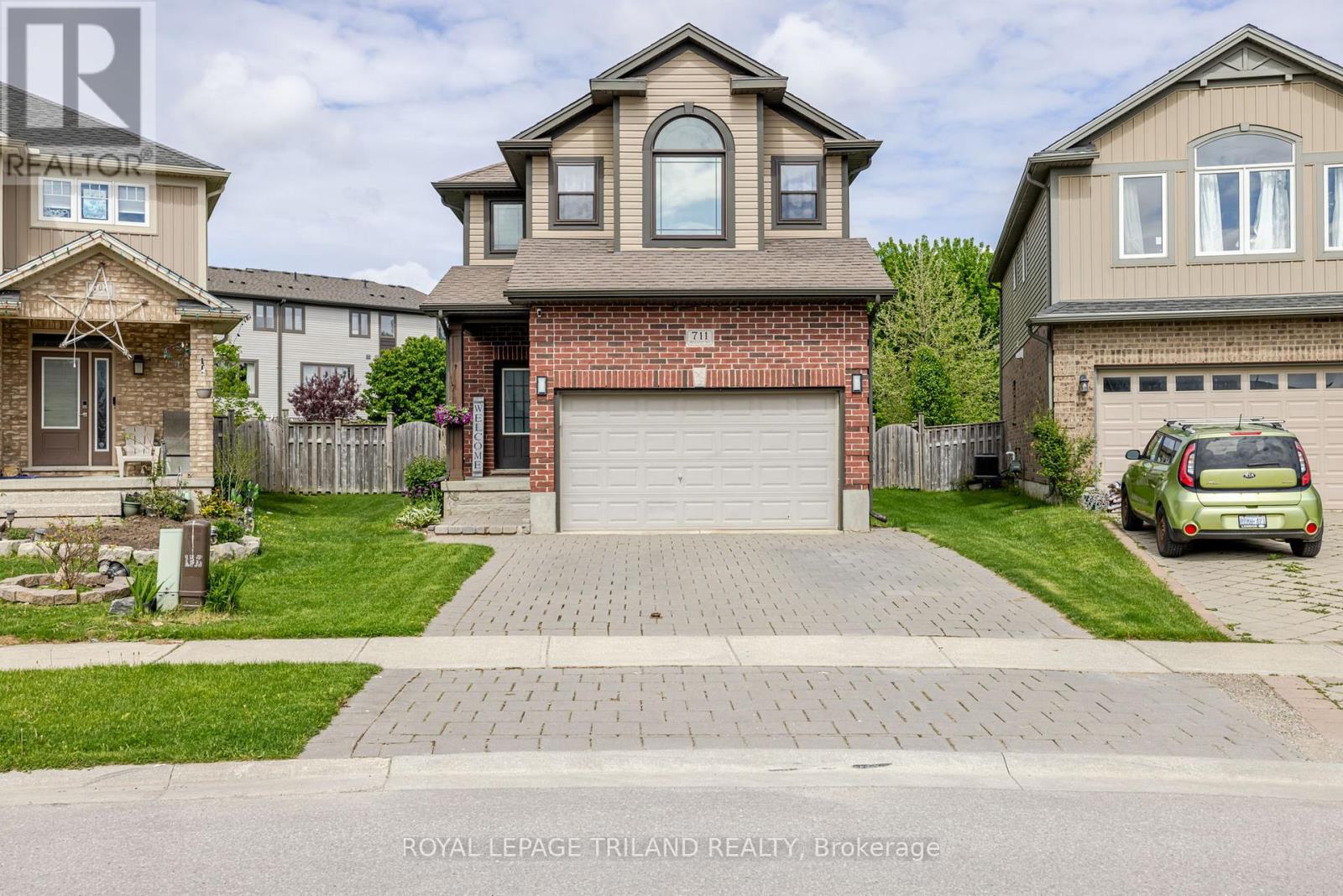 711 SPRINGWOOD CRESCENT, London North (North E)