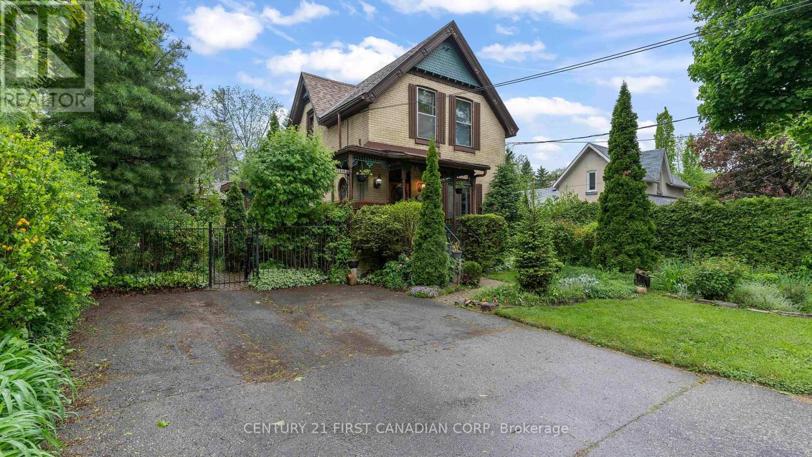 181 WILDWOOD AVENUE, London South (South D)