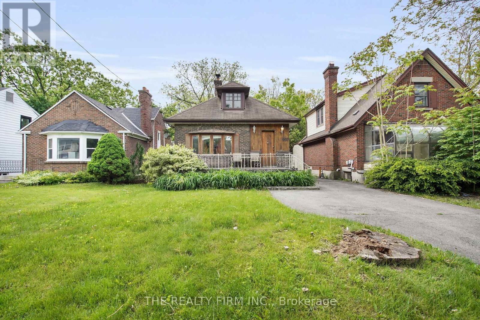 227 EPWORTH AVENUE, London East (East B)