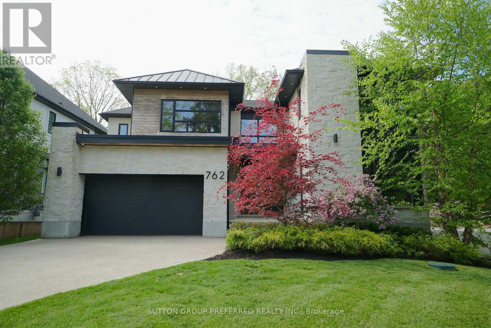 762 SPRINGBANK DRIVE, London South (South C)