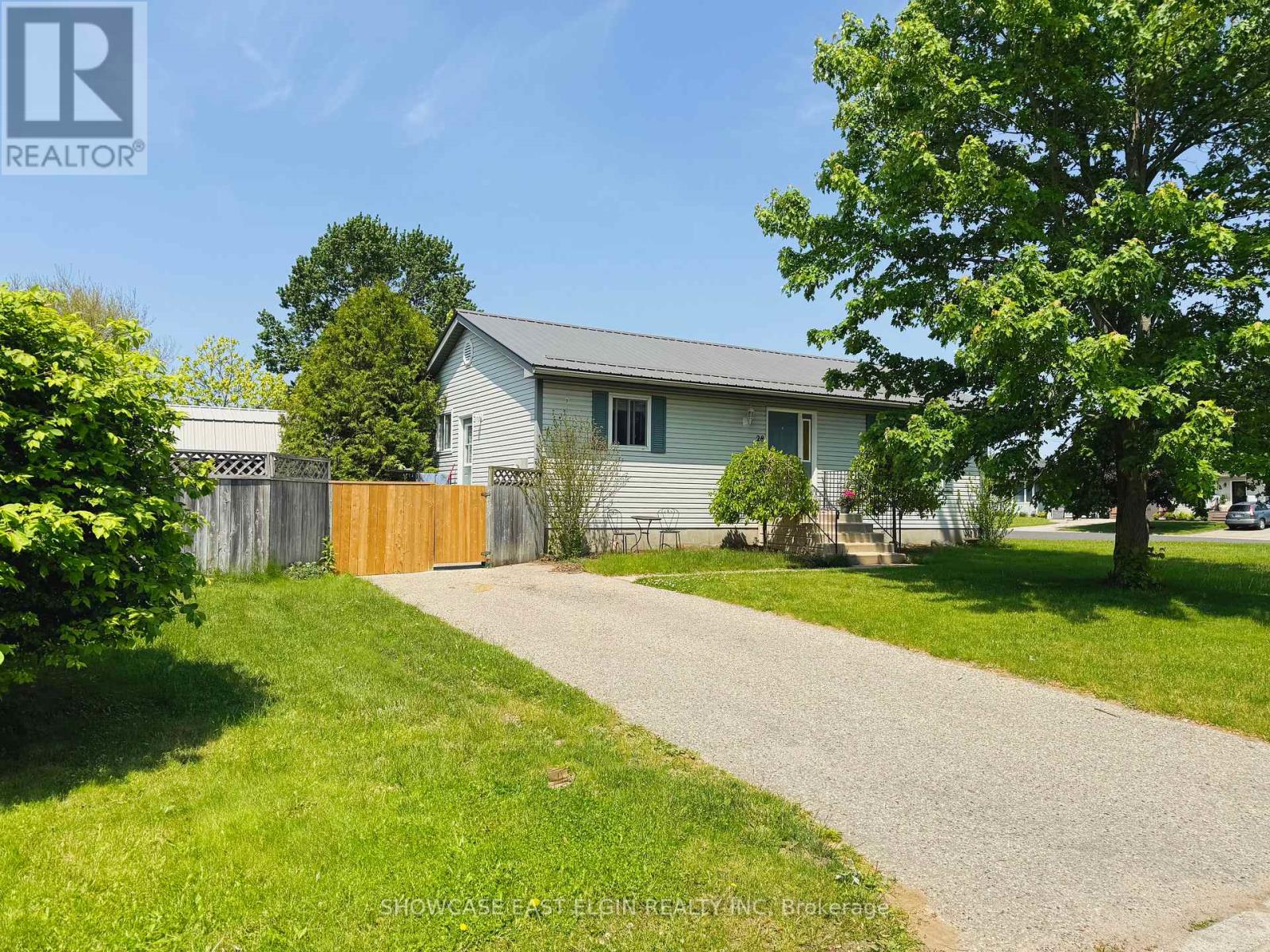 28 MELANIE DRIVE, Aylmer