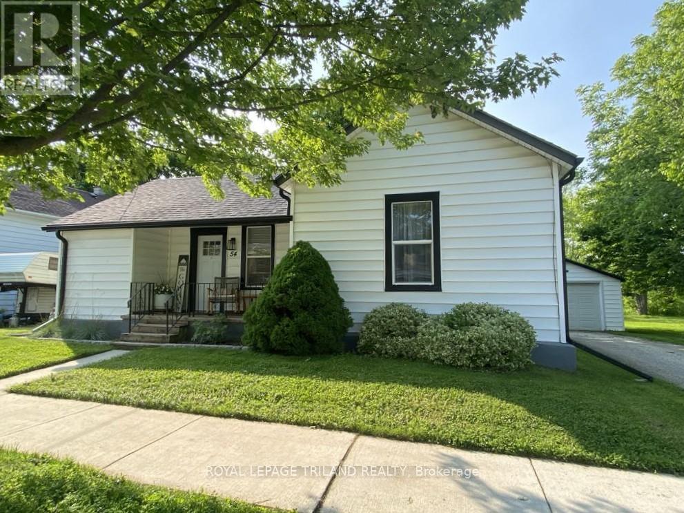 54 BROADWAY STREET, Lambton Shores (Forest)