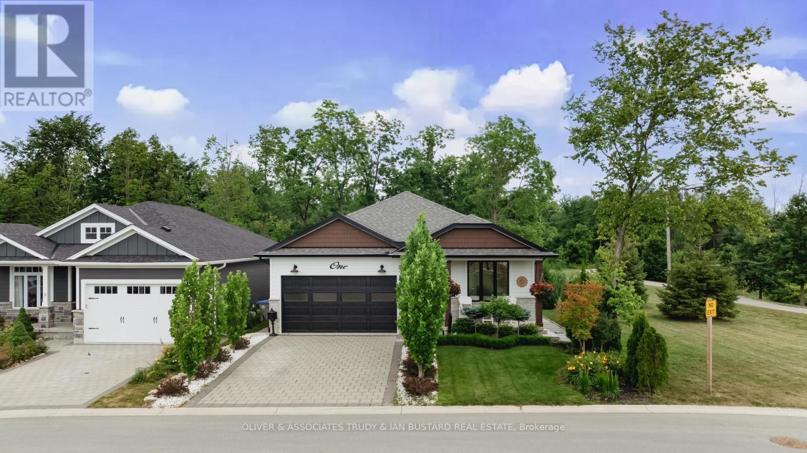 1 CREEK SIDE PLACE, Lambton Shores (Grand Bend)