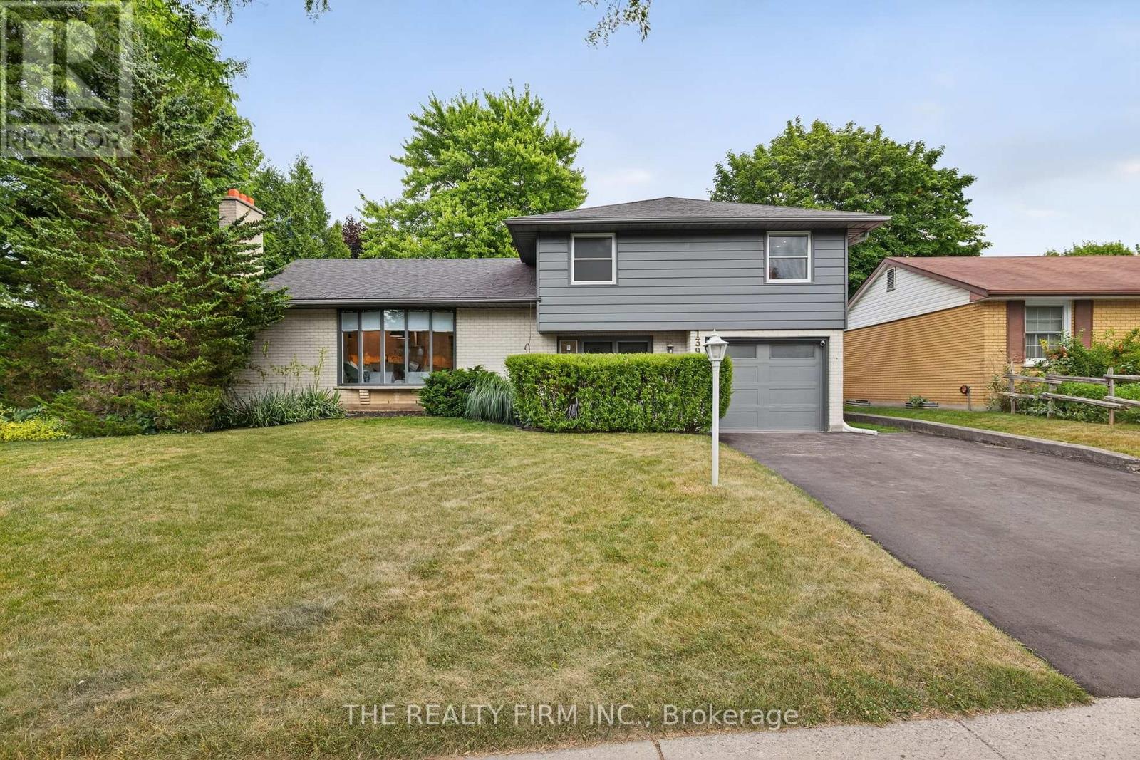 1398 GLENORA DRIVE, London North (North H)