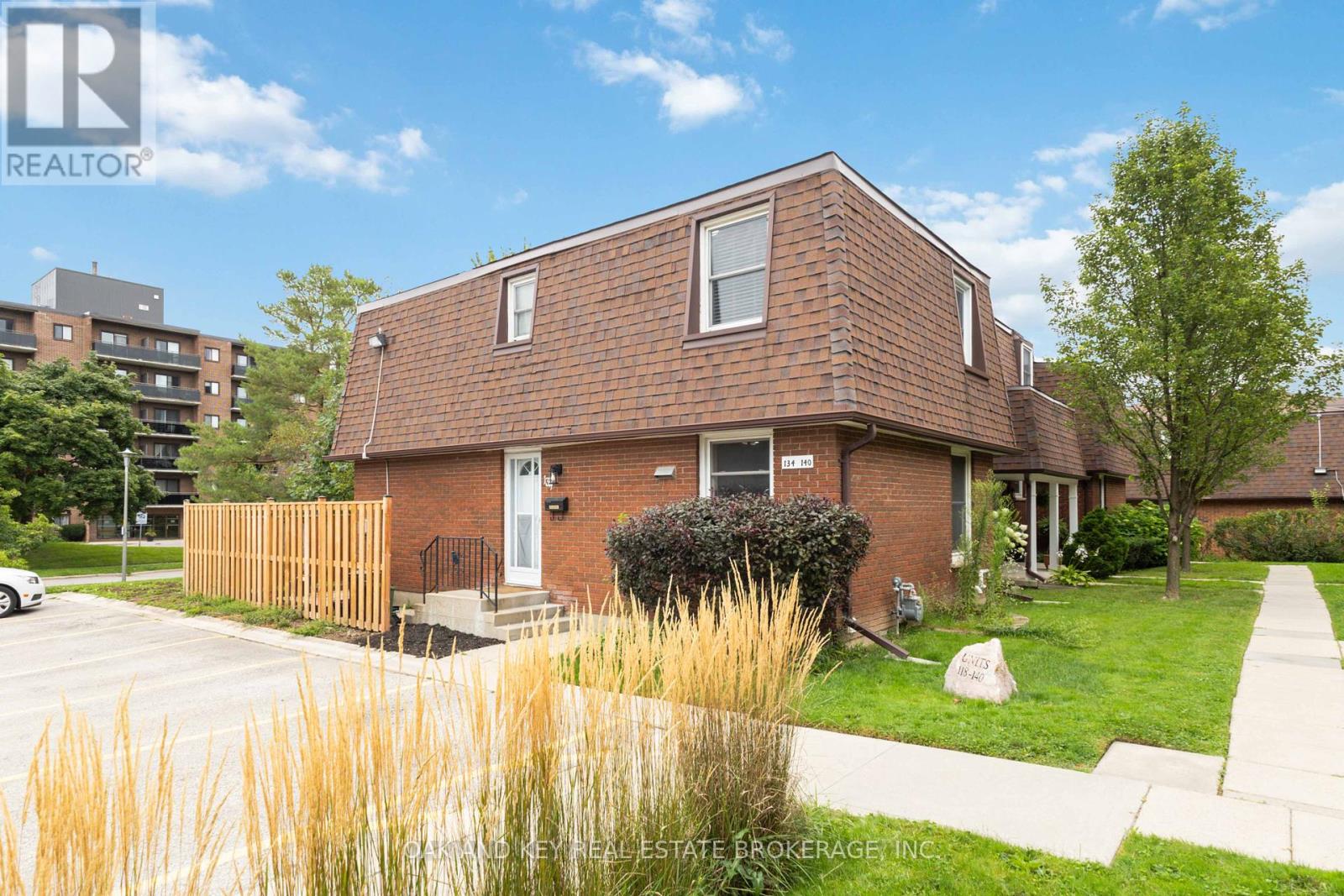 134 GARDENWOOD DRIVE, London South (South D)