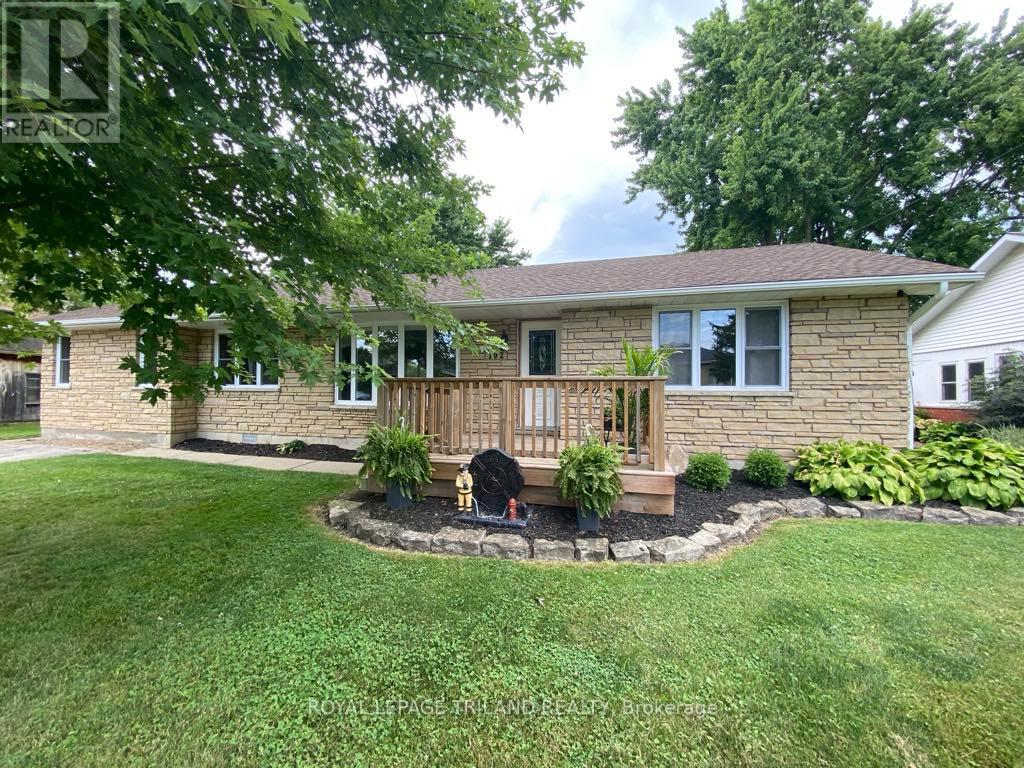 102 ONTARIO STREET, Lambton Shores (Thedford)
