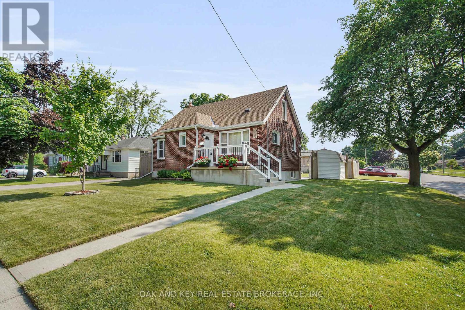 216 VANCOUVER STREET, London East (East H)