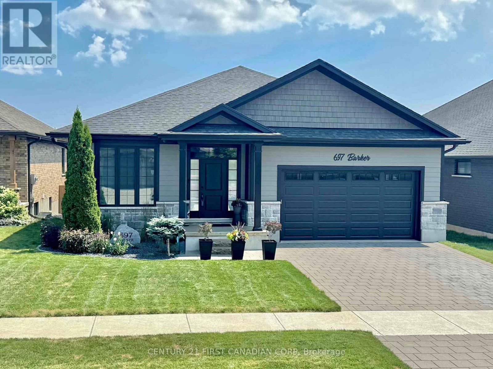 697 BARKER STREET, Strathroy-Caradoc (Mount Brydges)
