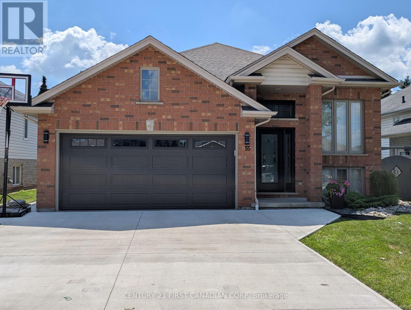 55 QUEENSWAY DRIVE, Strathroy-Caradoc (SE)