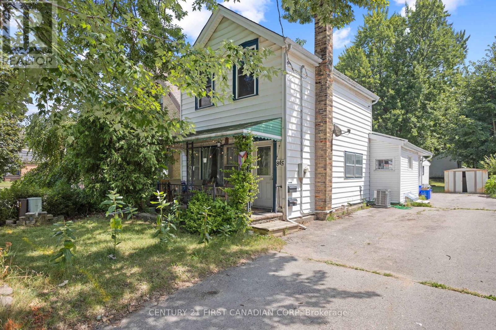 845 QUEENS AVENUE, London East (East G)
