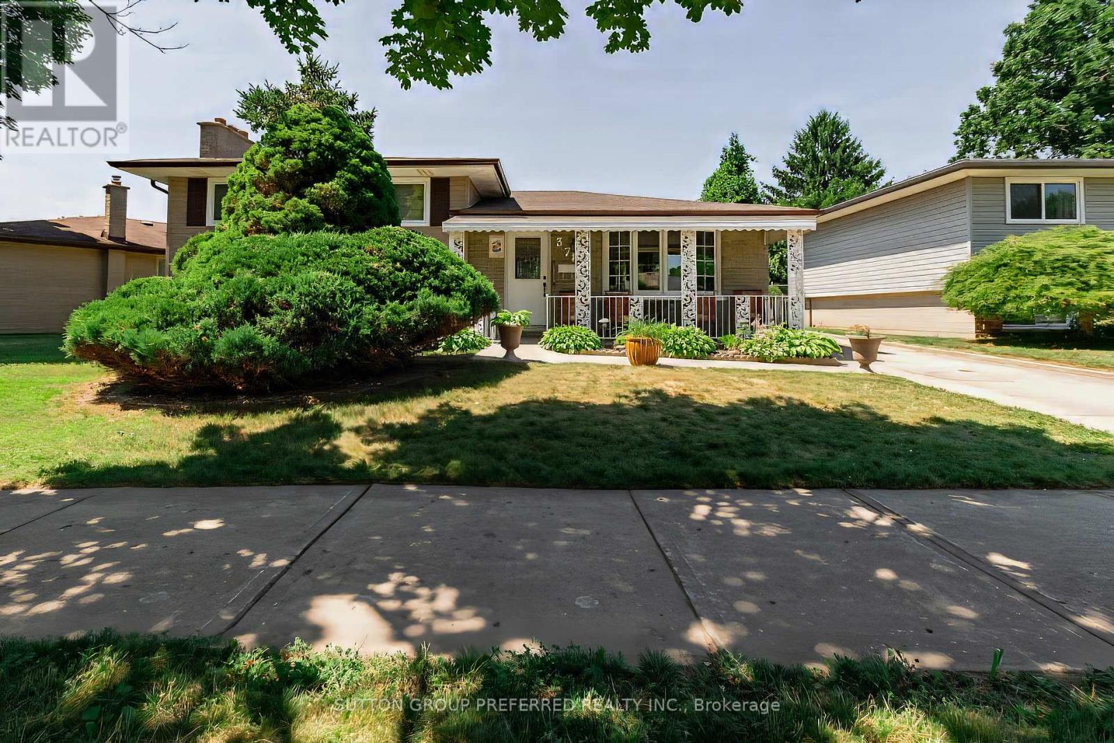 378 HUDSON DRIVE, London East (East I)