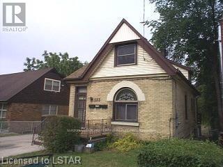 583 HIGHBURY AVENUE, London East (East M)