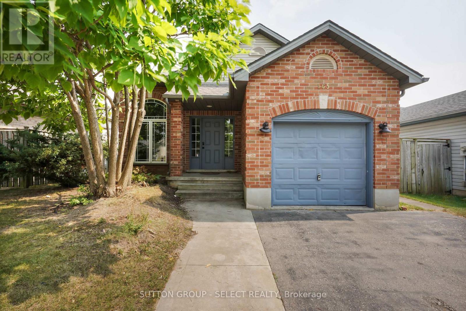 165 THURMAN CIRCLE, London East (East D)