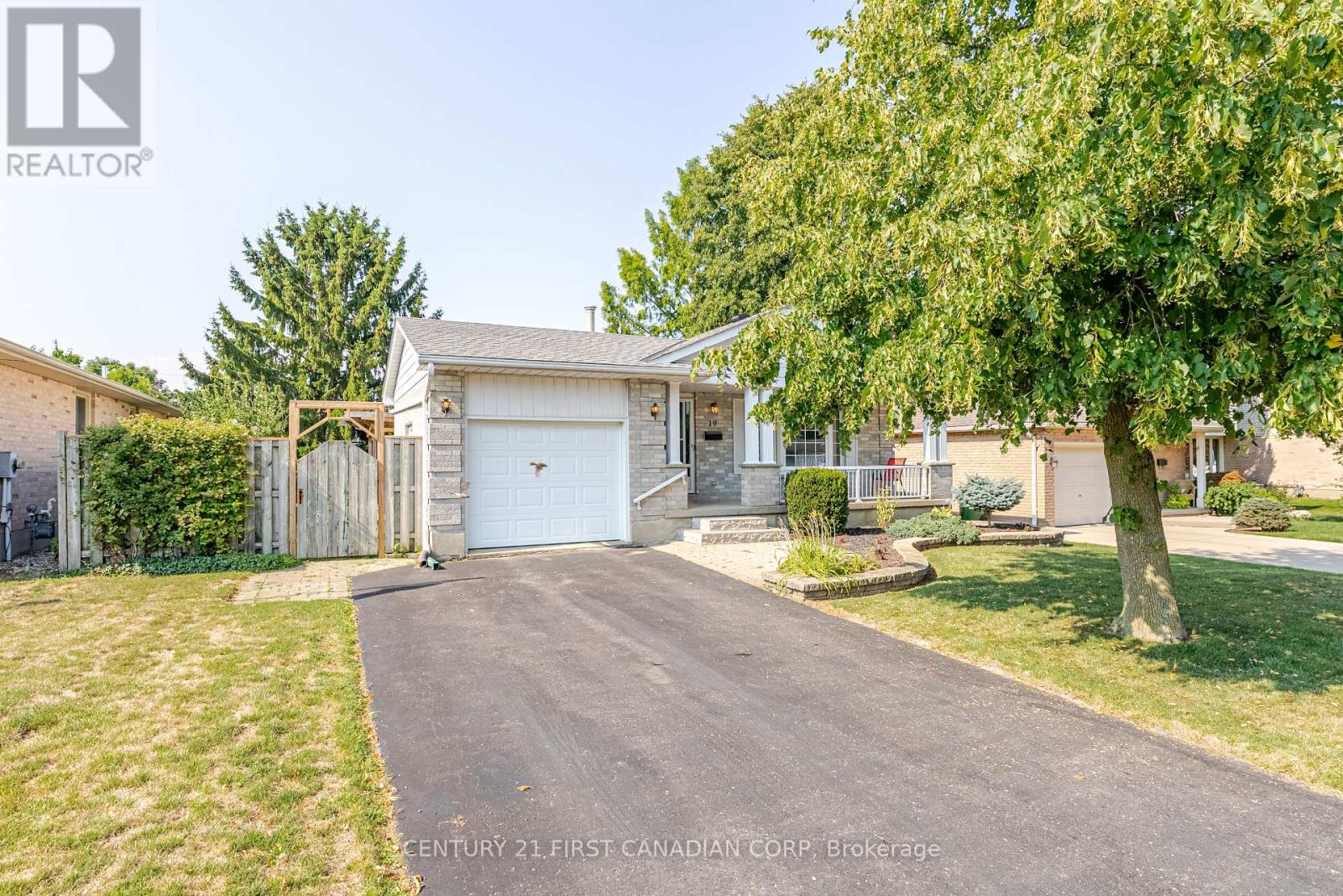 19 FARMINGTON DRIVE, St. Thomas