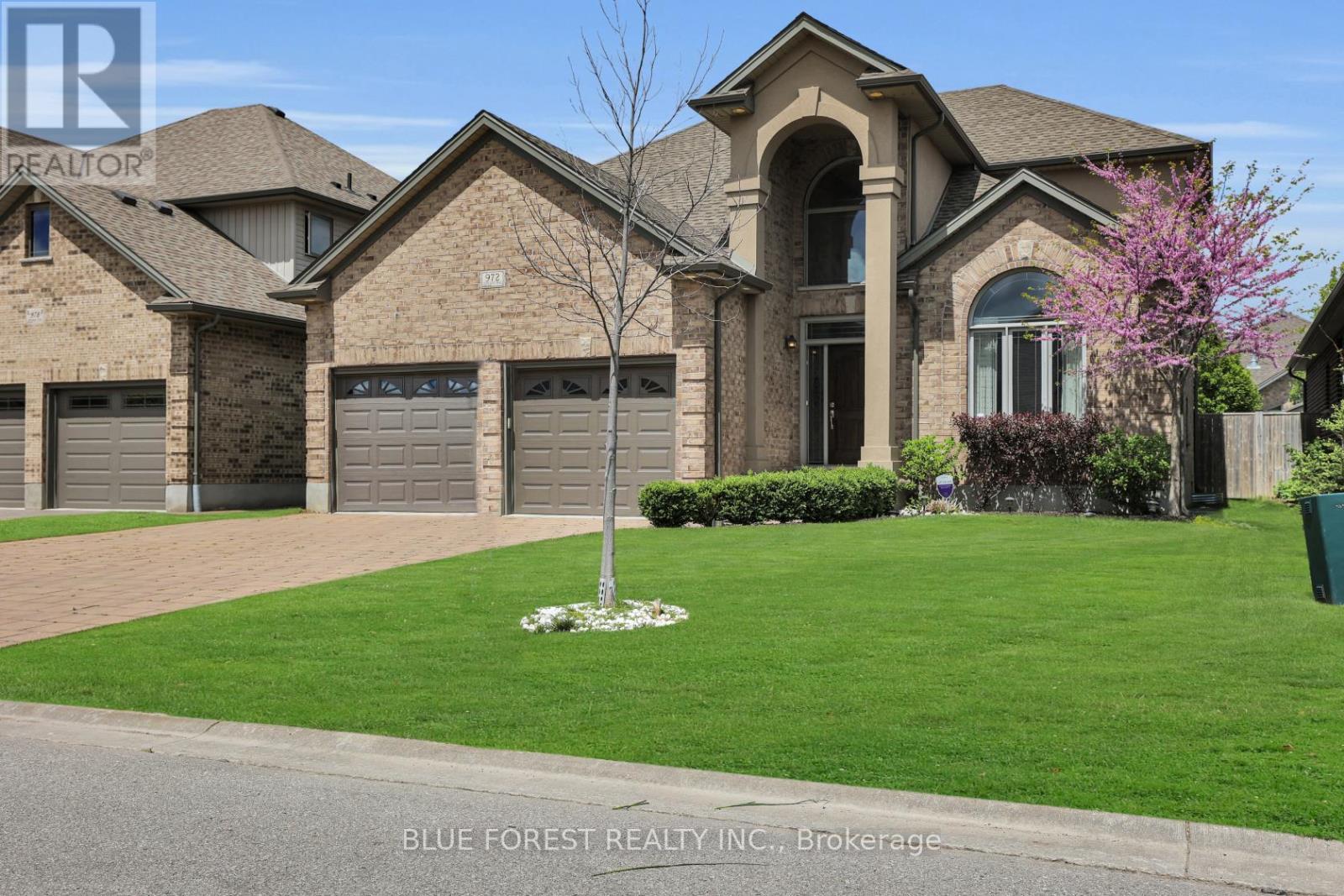 972 GLENEAGLE TRAIL, London North (North S)