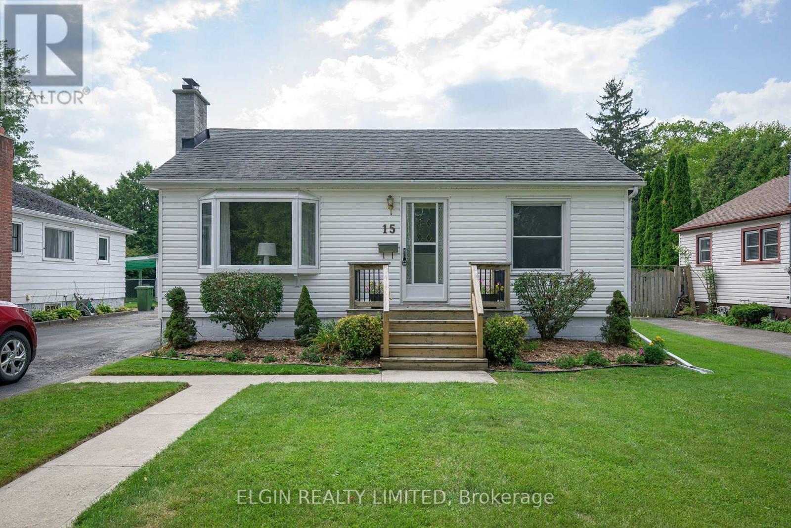 15 OAK STREET, St. Thomas