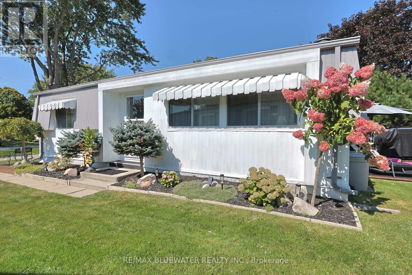208 BILTMORE DRIVE, South Huron (Stephen)