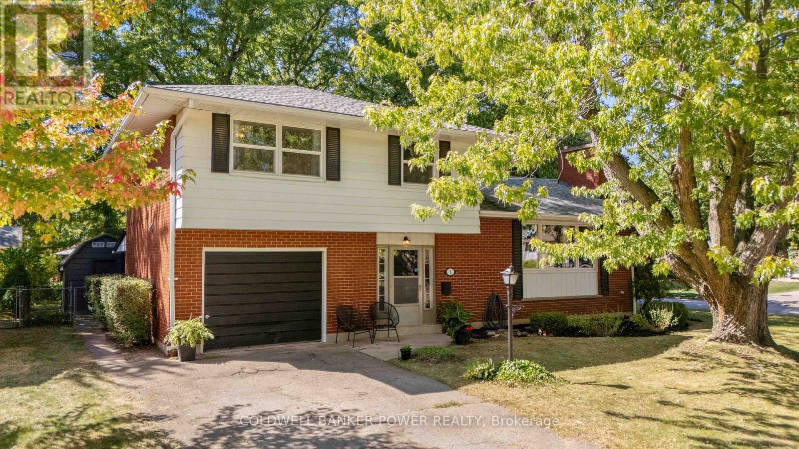 1 MCLEOD CRESCENT, London North (North H)