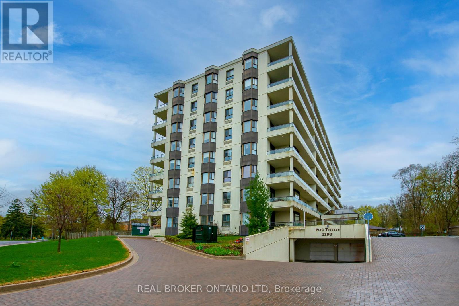 310 - 1180 COMMISSIONERS ROAD W, London South (South B)
