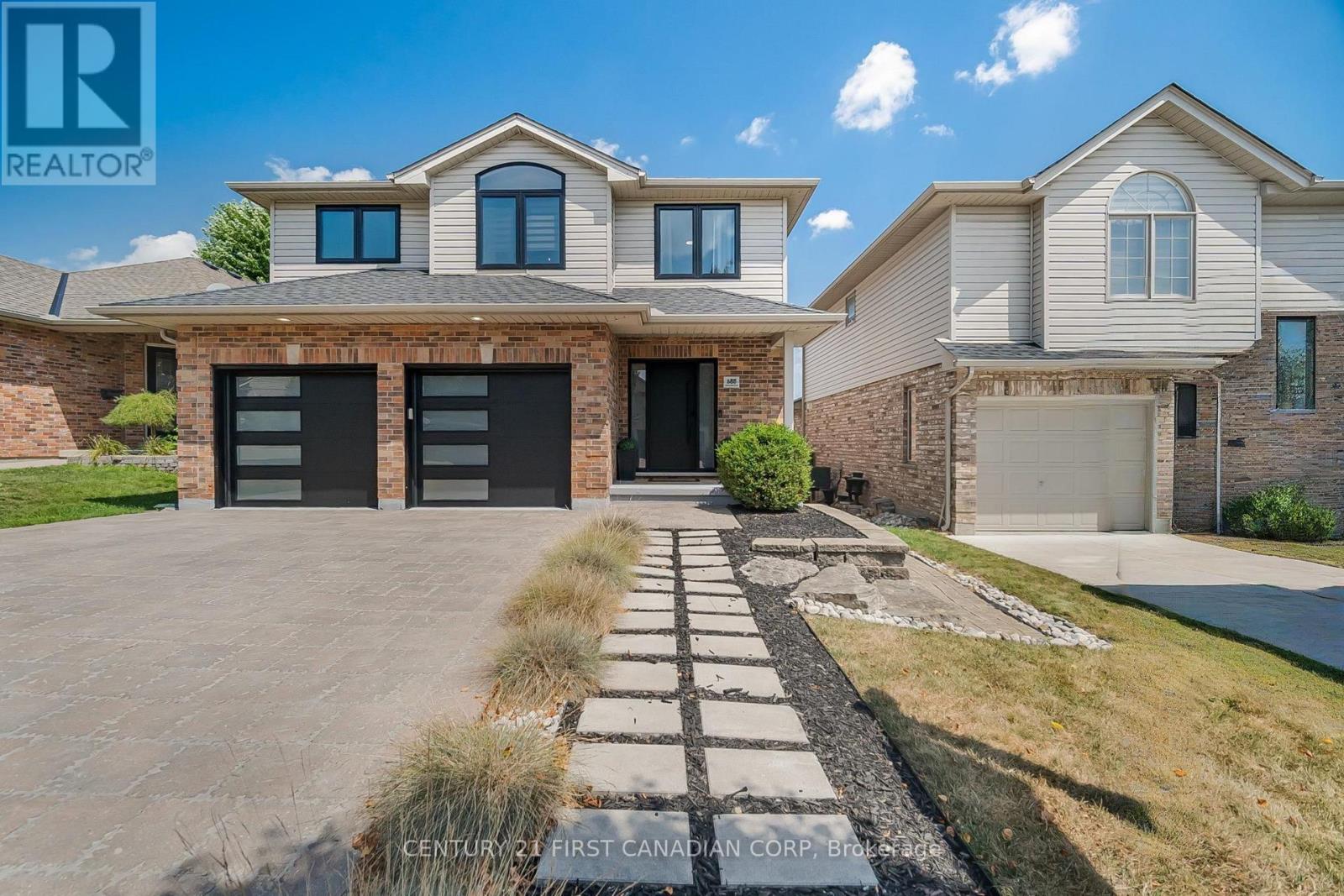 688 CLEARWATER CRESCENT, London North (North B)