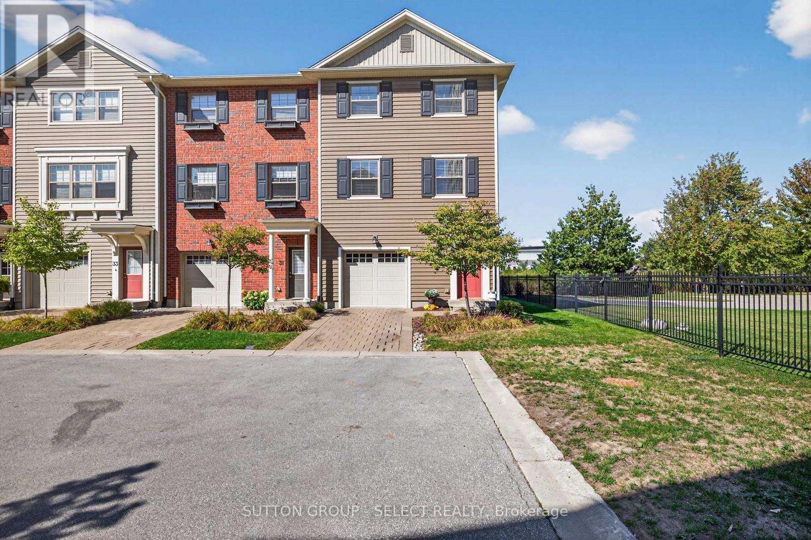 29 - 1040 CORONATION DRIVE, London North (North I)