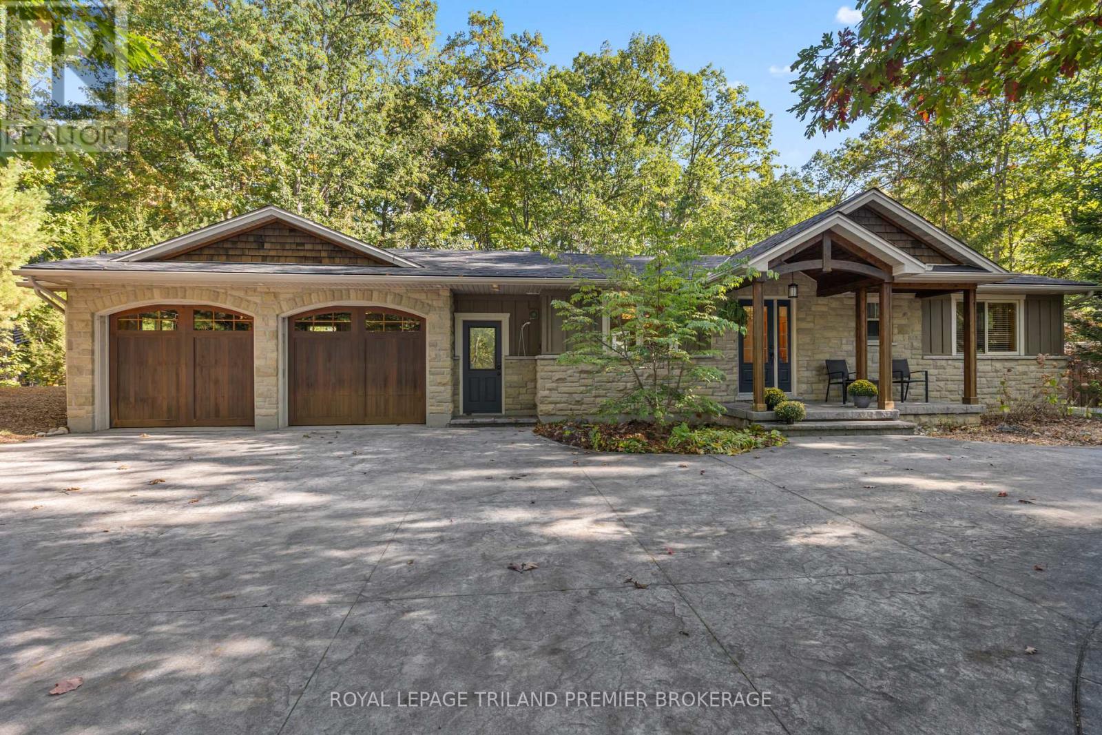 10300 BEACH O PINES ROAD, Lambton Shores (Grand Bend)